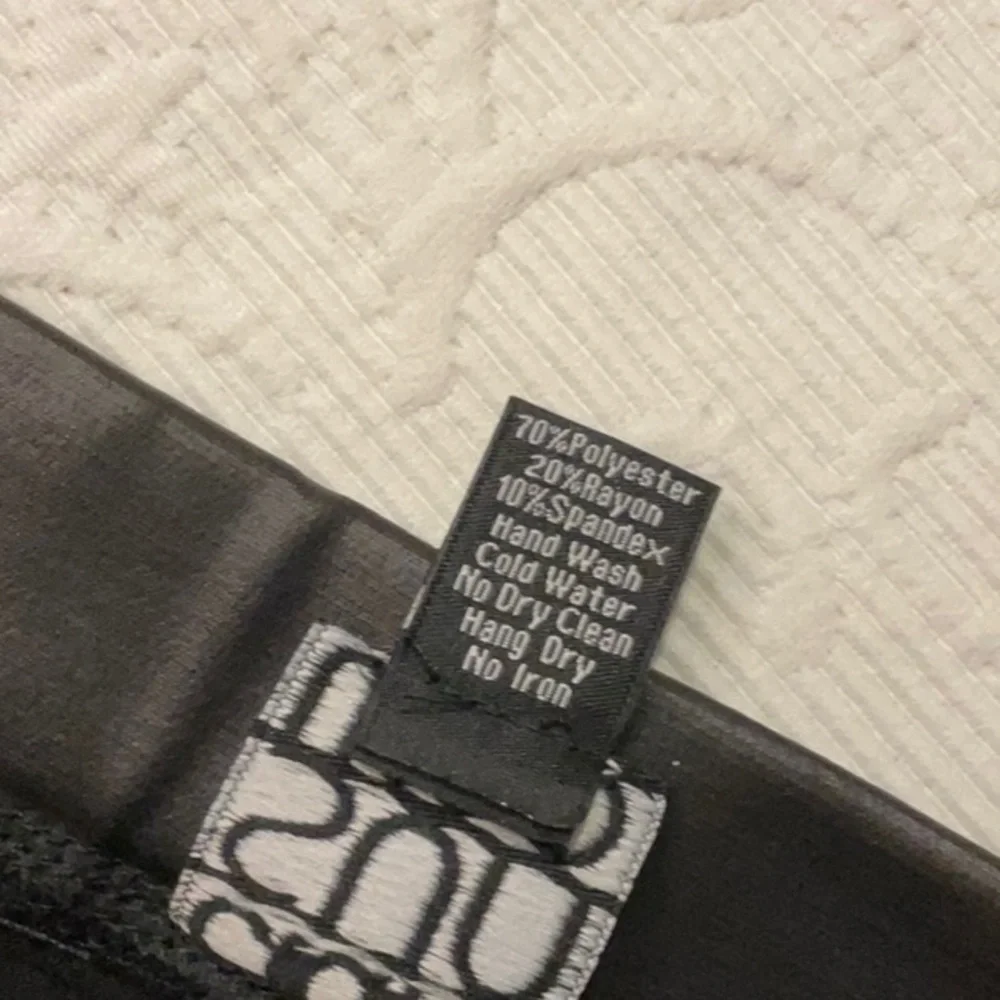 CLARA SUNWOO Black Faux Leather/Fabric Pants. Large. NWOT